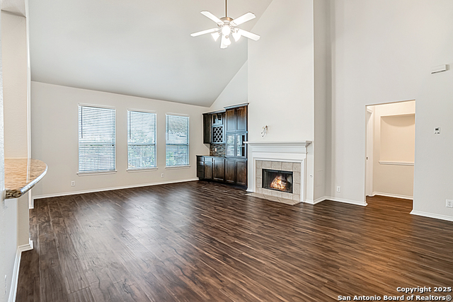 Image 11 of 39 For 526 Parkmont Ct