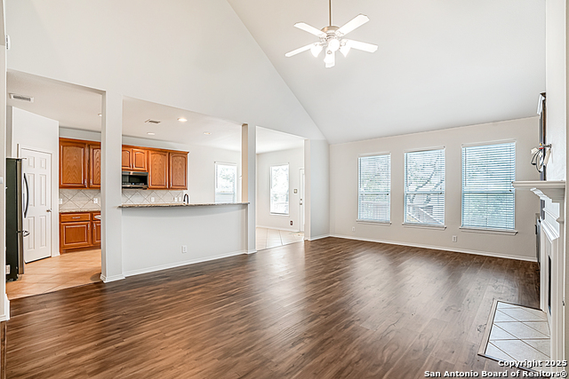 Image 12 of 39 For 526 Parkmont Ct