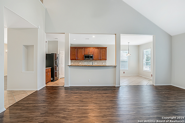 Image 13 of 39 For 526 Parkmont Ct