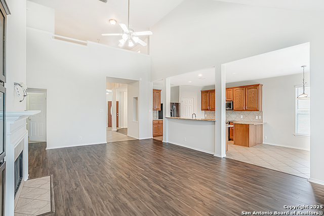 Image 14 of 39 For 526 Parkmont Ct