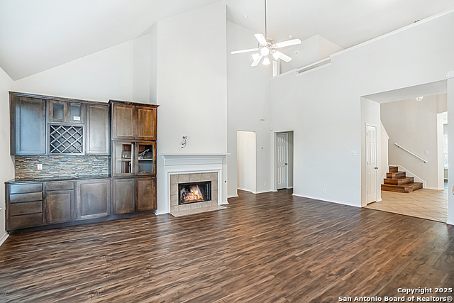 Image 15 of 39 For 526 Parkmont Ct