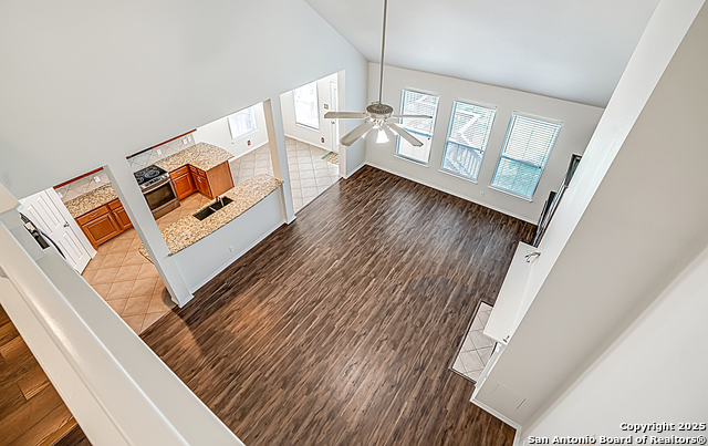 Image 16 of 39 For 526 Parkmont Ct
