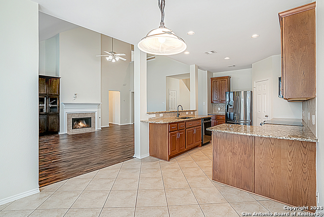 Image 17 of 39 For 526 Parkmont Ct