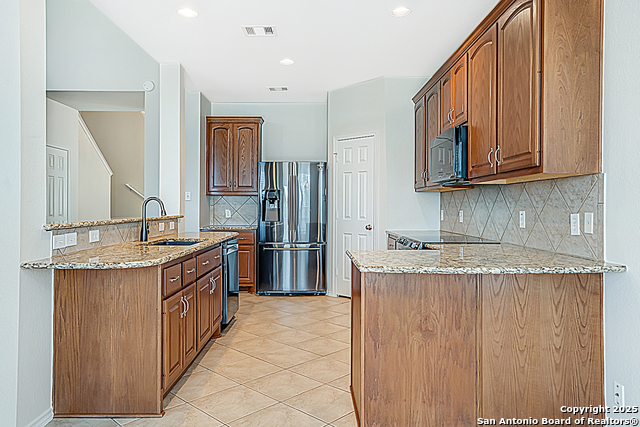 Image 18 of 39 For 526 Parkmont Ct