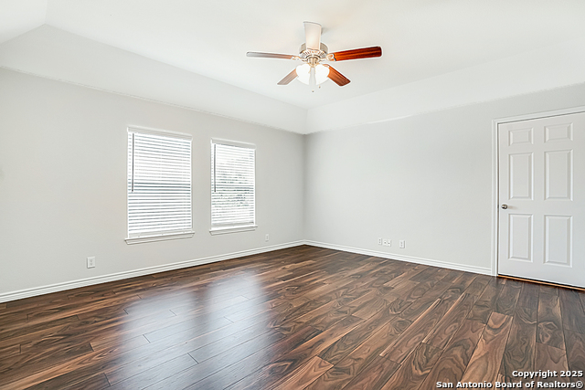 Image 26 of 39 For 526 Parkmont Ct