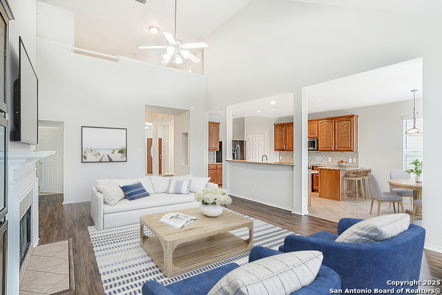 Image 3 of 39 For 526 Parkmont Ct