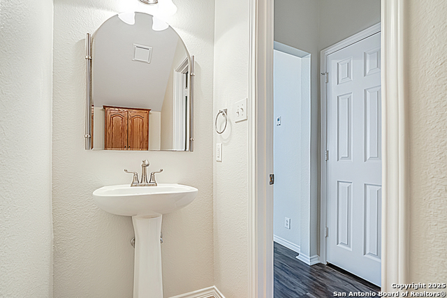 Image 31 of 39 For 526 Parkmont Ct