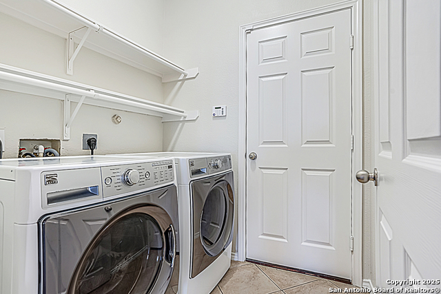 Image 32 of 39 For 526 Parkmont Ct