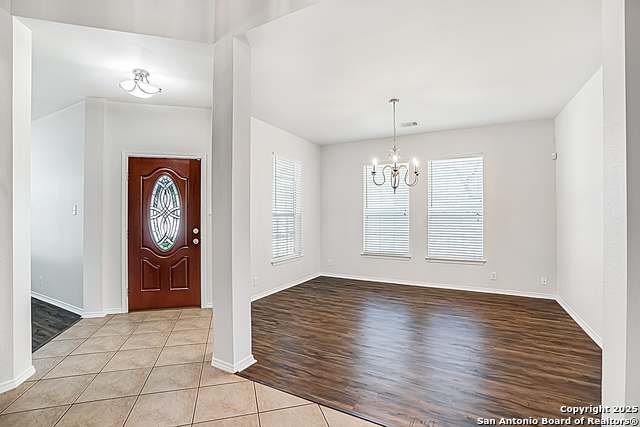 Image 7 of 39 For 526 Parkmont Ct