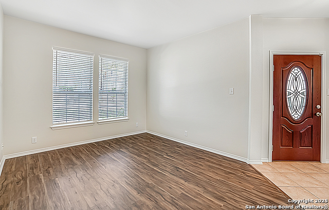 Image 8 of 39 For 526 Parkmont Ct