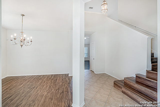 Image 9 of 39 For 526 Parkmont Ct