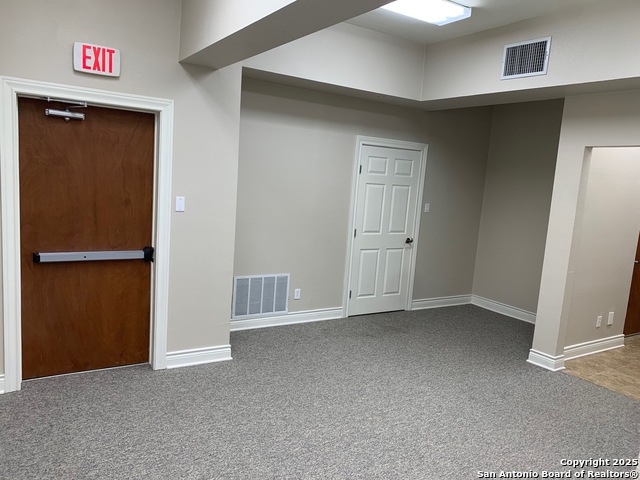 Listing photo id 8 for 801 N. Main Street  C