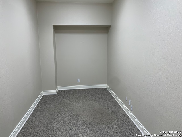Listing photo id 9 for 801 N. Main Street  C