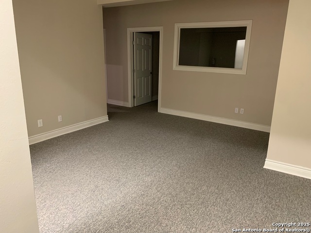 Listing photo id 12 for 801 N. Main Street  C