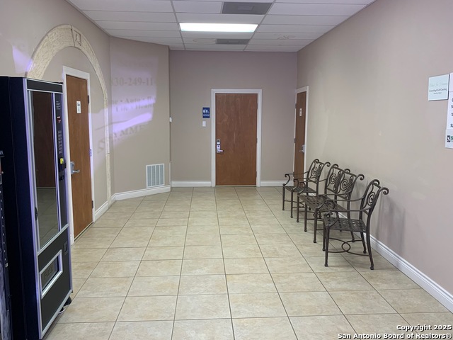 Listing photo id 4 for 801 N. Main Street  C