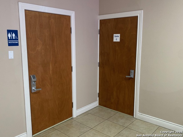 Listing photo id 6 for 801 N. Main Street  C