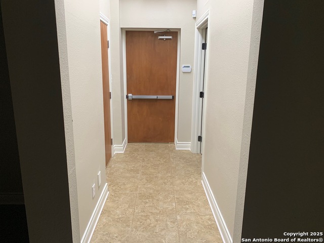 Listing photo id 7 for 801 N. Main Street  C