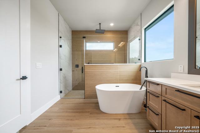 Listing photo id 16 for 25822 Mount Carillon