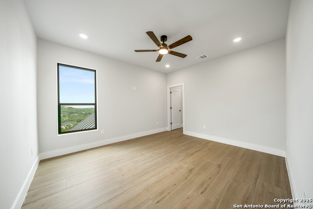 Listing photo id 18 for 25822 Mount Carillon