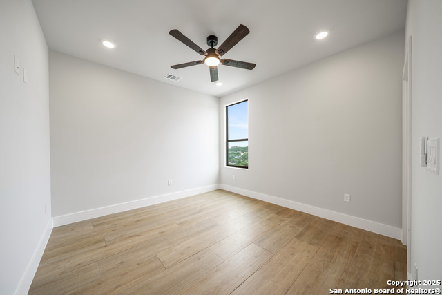 Listing photo id 22 for 25822 Mount Carillon