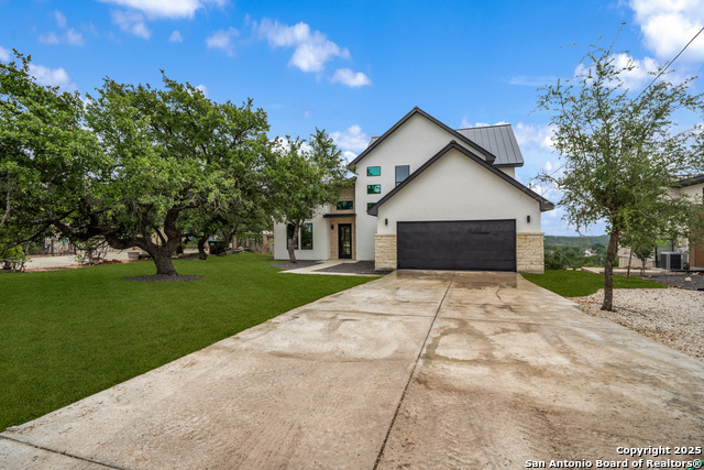 Listing photo id 1 for 25822 Mount Carillon