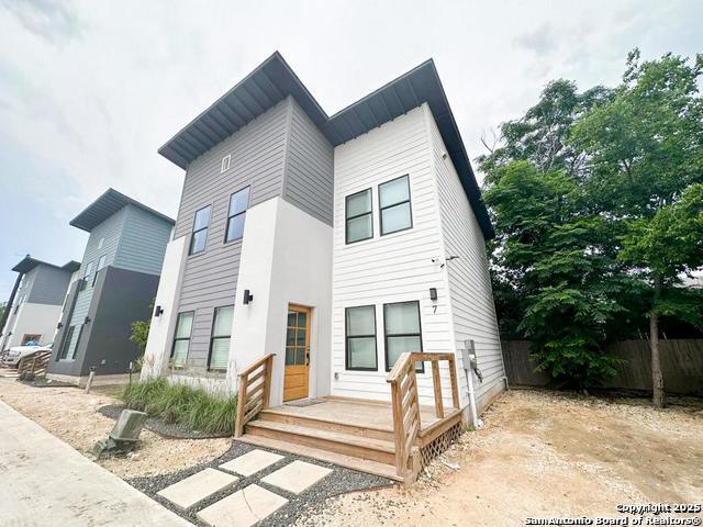 Image 17 of 22 For 1022 Delaware St  1