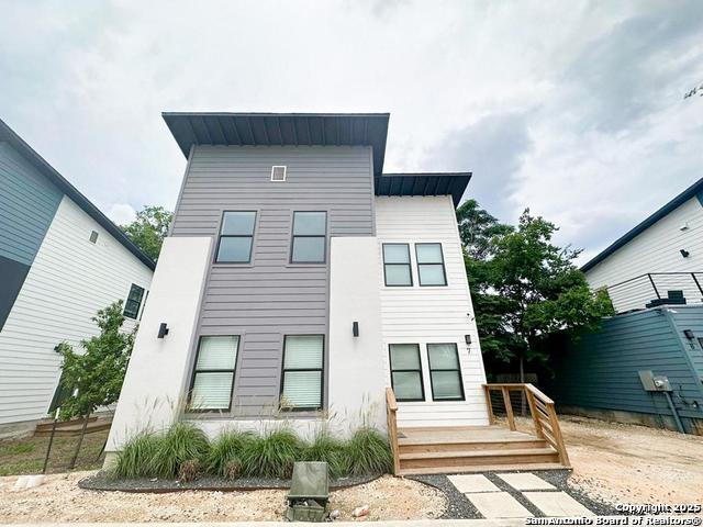 Image 2 of 22 For 1022 Delaware St  1