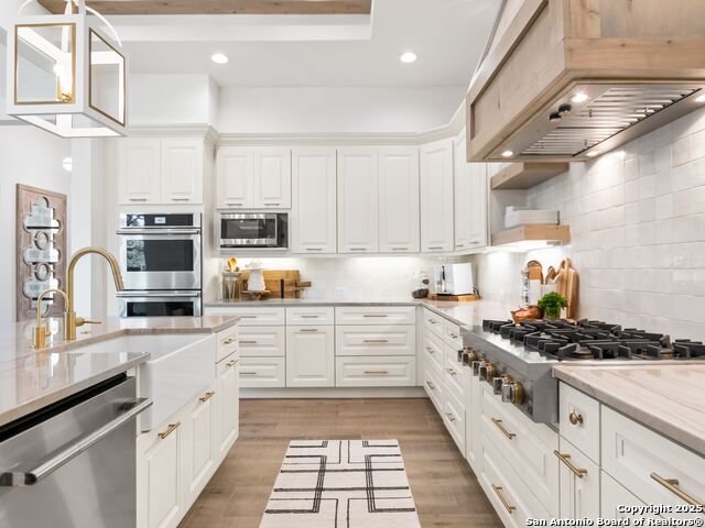 Image 15 of 33 For 8030 Colonial Woods