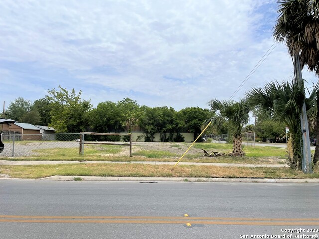 Listing photo id 0 for 111 Denver Blvd