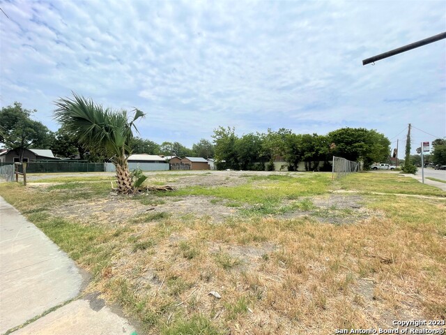 Listing photo id 1 for 111 Denver Blvd