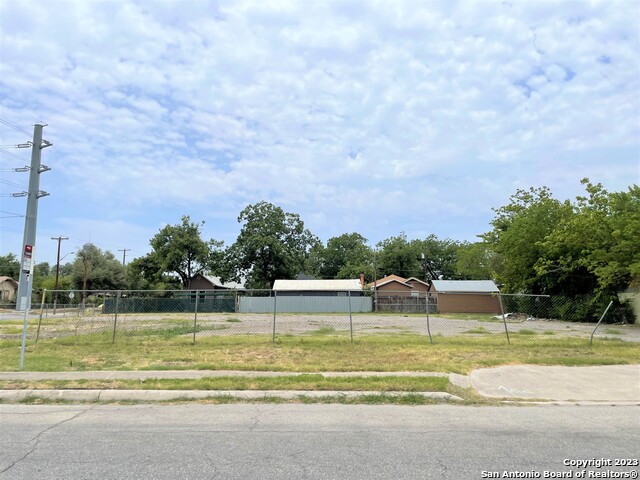 Listing photo id 3 for 111 Denver Blvd