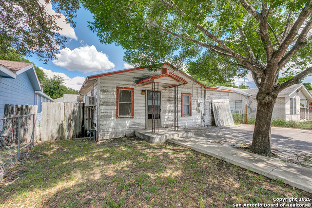 Image 2 of 12 For 1218 Kyle St