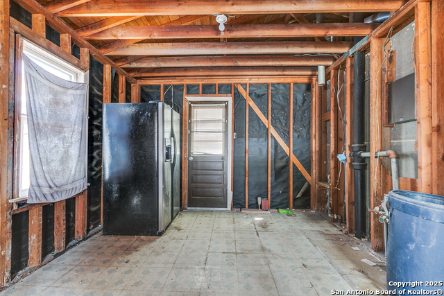 Image 4 of 12 For 1218 Kyle St