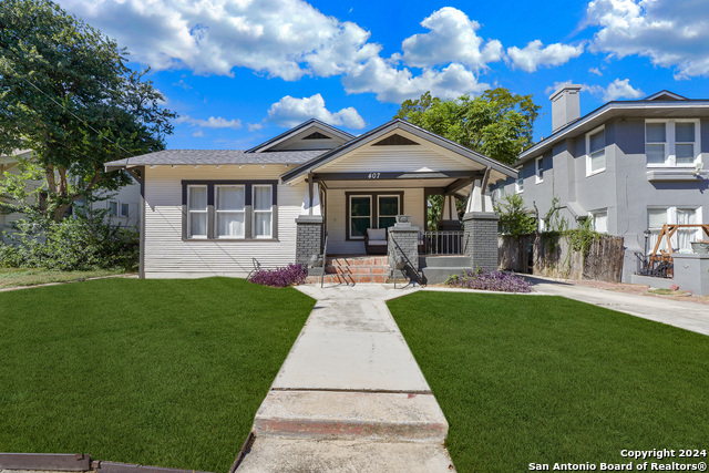 Listing photo id 0 for 407 Courtland Pl E
