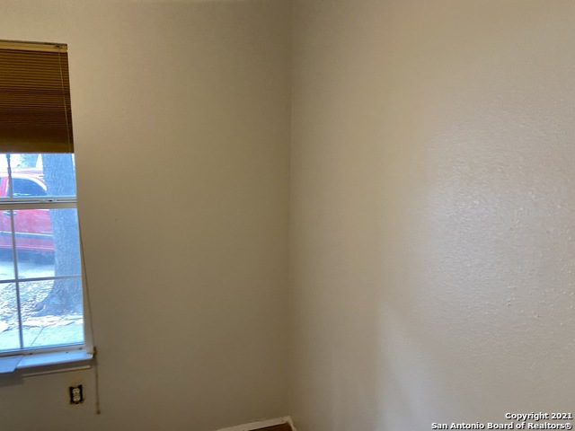 Image 6 of 14 For 8139 Rustic Park