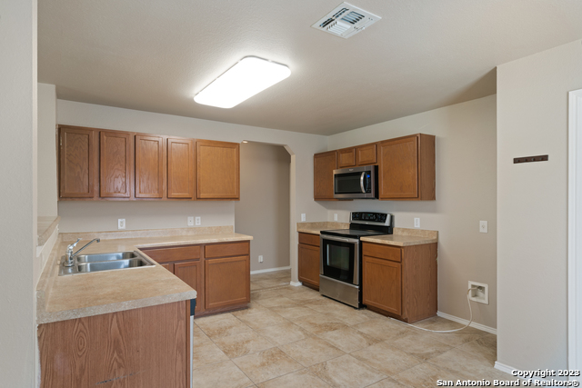 Image 10 of 35 For 3606 Ponderosa Bend