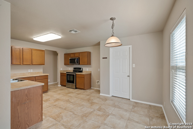 Image 14 of 35 For 3606 Ponderosa Bend