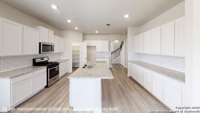 Listing photo id 2 for 21019 Millstream Bend