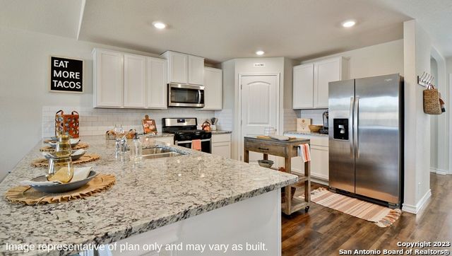 Listing photo id 3 for 12123 Jasper Stream