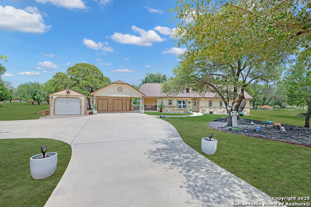 Details for 221 County Road 6874, Natalia, TX 78059