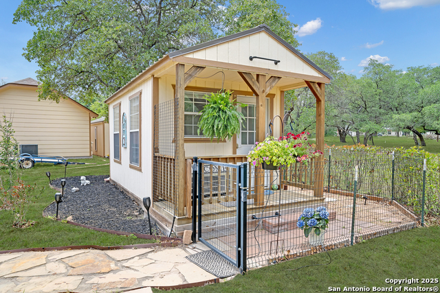Listing photo id 8 for 221 County Road 6874
