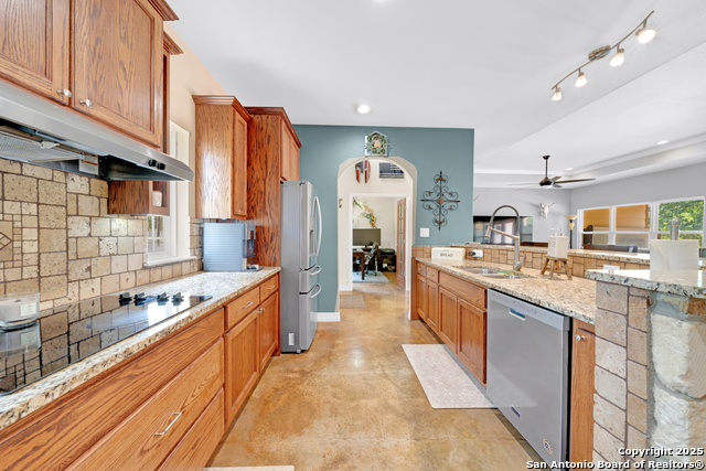 Listing photo id 18 for 221 County Road 6874