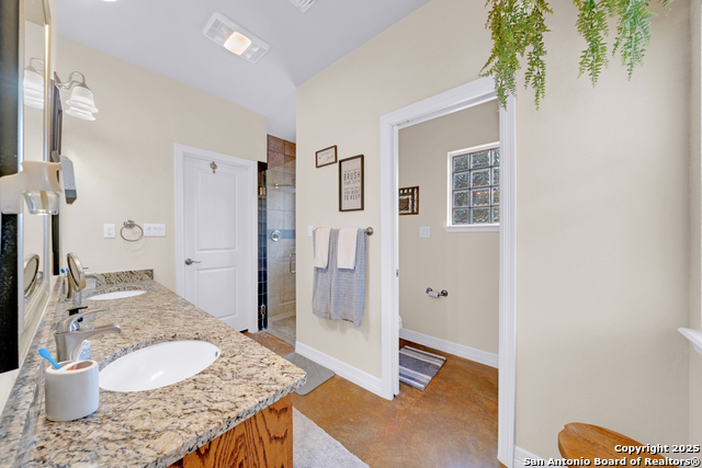 Listing photo id 21 for 221 County Road 6874