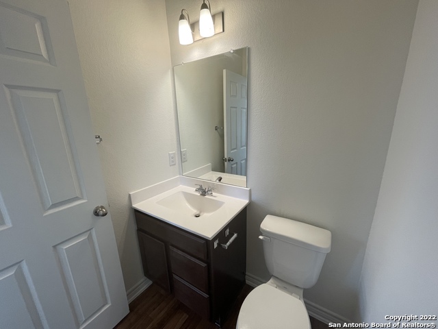 Image 15 of 39 For 3917 Woodside