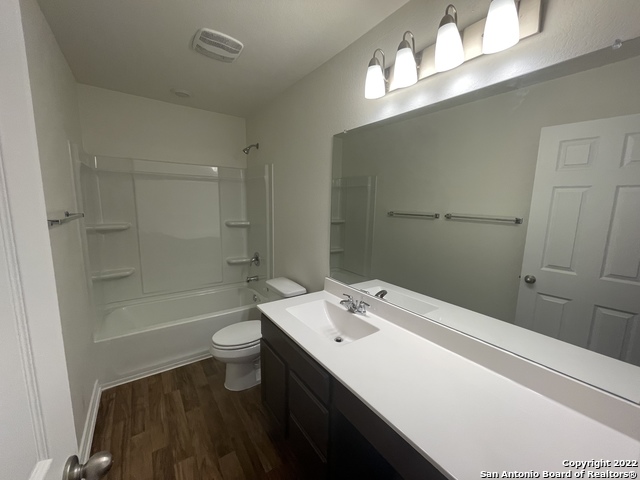 Image 34 of 39 For 3917 Woodside