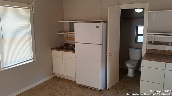 Image 3 of 6 For 5534 San Fernando St  3