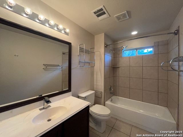Image 32 of 59 For 8708 Laurel Canyon Dr