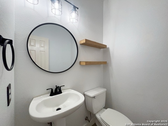 Image 37 of 59 For 8708 Laurel Canyon Dr