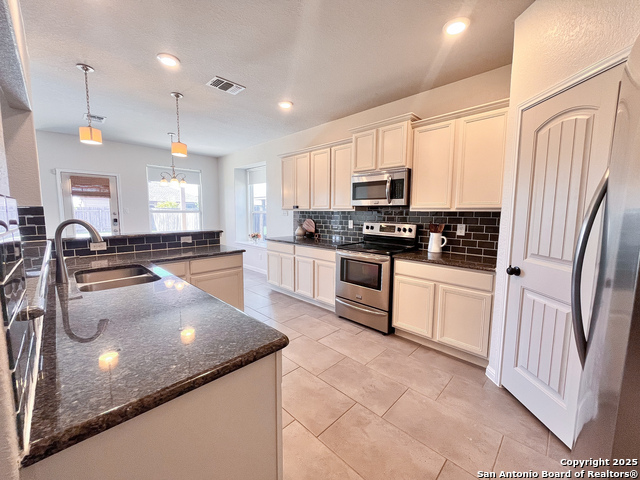 Image 13 of 30 For 862 Cypress  