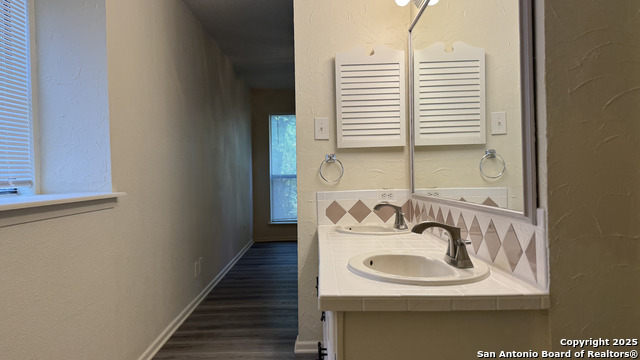 Image 13 of 22 For 1706 Longfield Dr